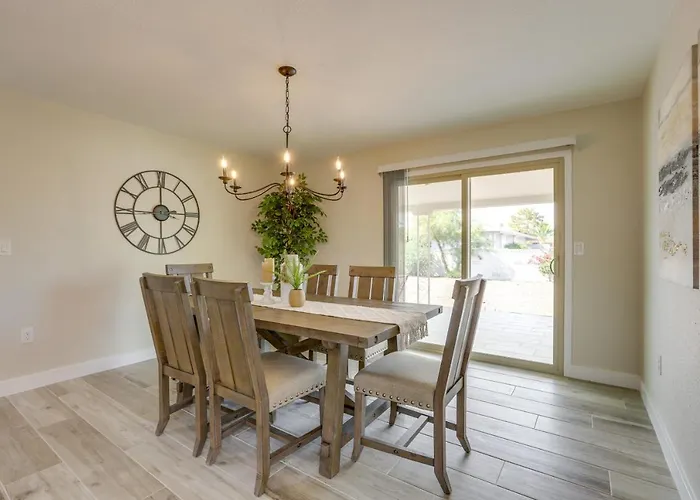 Near Peoria Sports Complex & Golf: W/ Patio! Holiday home Sun City