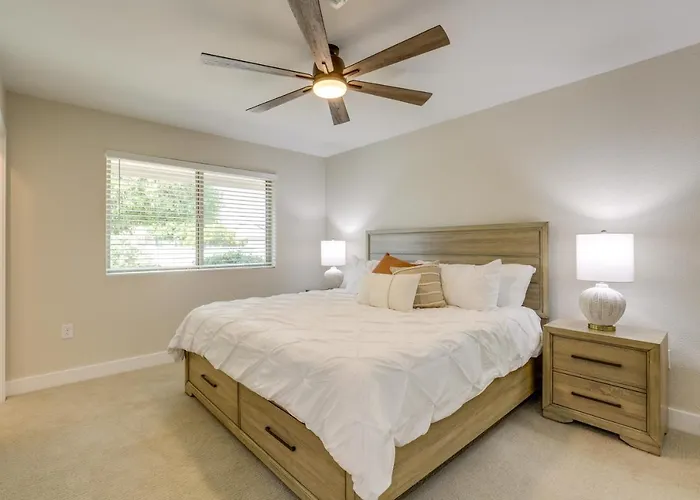 Holiday home Near Peoria Sports Complex & Golf: W/ Patio! Sun City