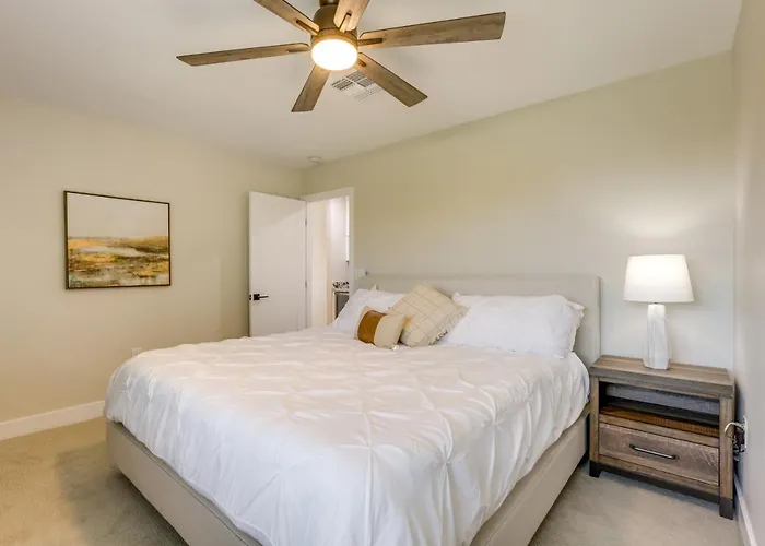 Holiday home Near Peoria Sports Complex & Golf: W/ Patio! Sun City